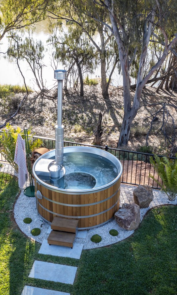 Trentham Waters - The Bellevue Hot tub
